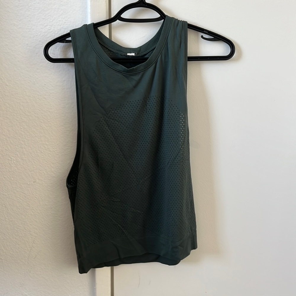 Lululemon sage green tank top size 4